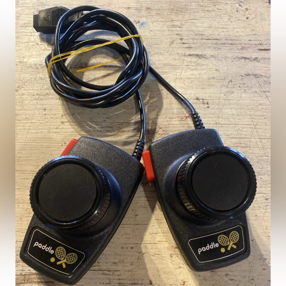 Atari 2600 Video Game Pair Of Wired Original Paddles - Great Condition